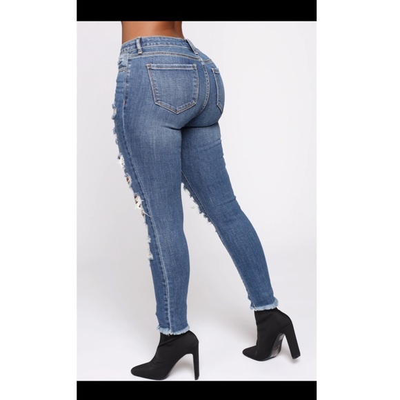 Fashion nova ripped jeans - Picture 3 of 3